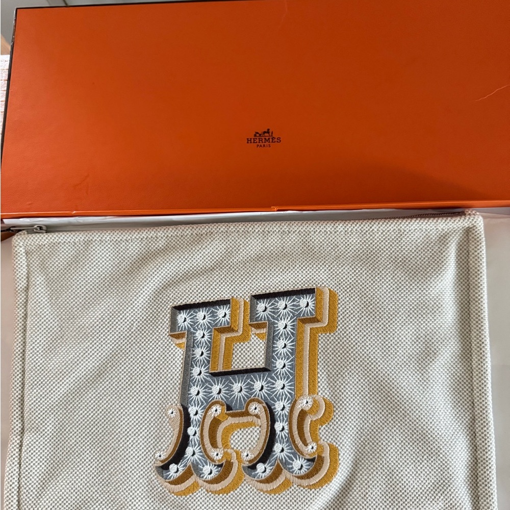 Hermès White and Gold Pouch